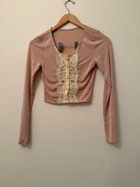 Cropped Long-Sleeve Lace-Trim Top in Blush Pink